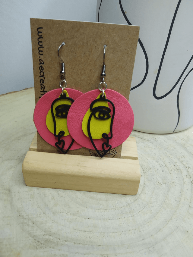 Boucles d'oreilles line art cuir rose 