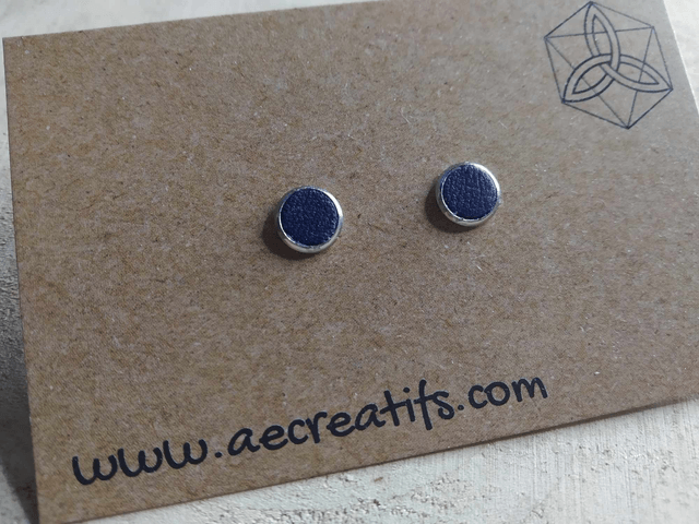 Boucles d'oreilles puces cuir bleu marine 