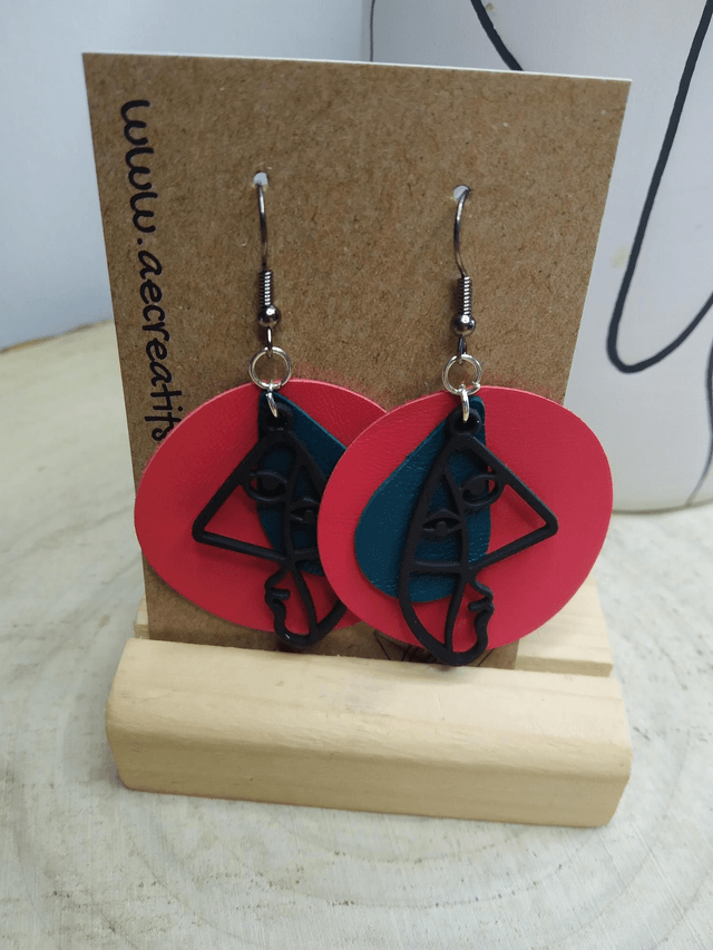 Boucles d'oreilles line art cuir fushia 