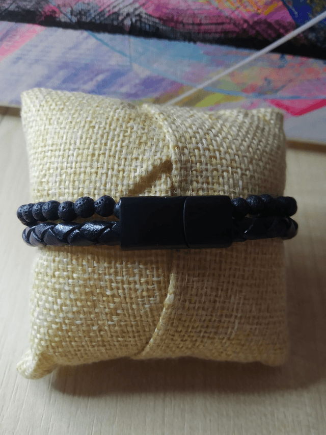 Bracelet cuir noir et pierre de lave 