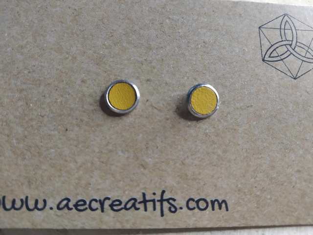 Boucles d'oreilles puces cuir jaune moutarde 