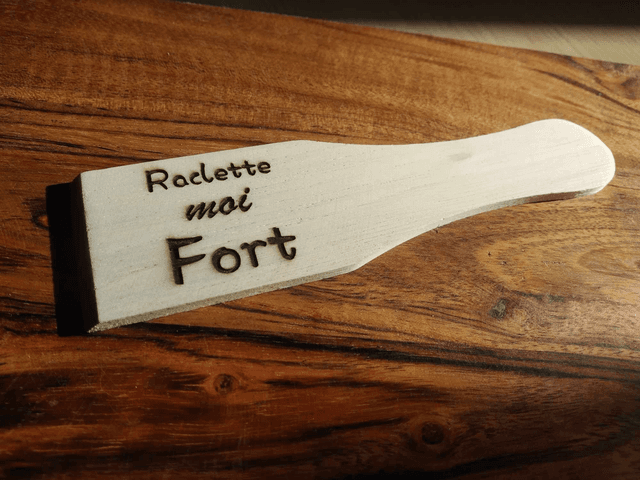 Spatule à raclette gravée