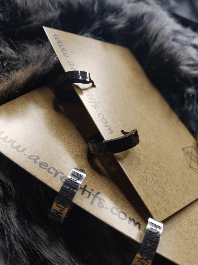 Puce anneaux runes 