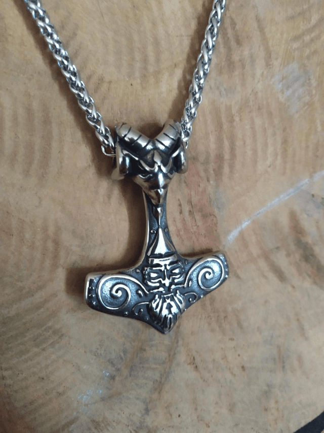 Collier viking bouc marteau acier inoxydable 