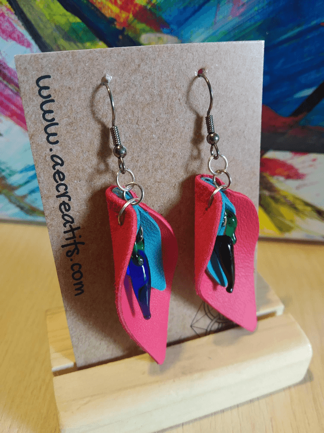 Boucles d&#039;oreilles cuir fushia 