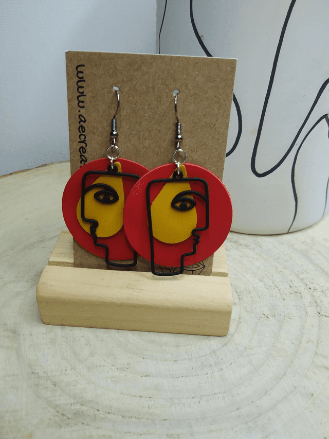 Boucles d&#039;oreilles line art cuir rouge 
